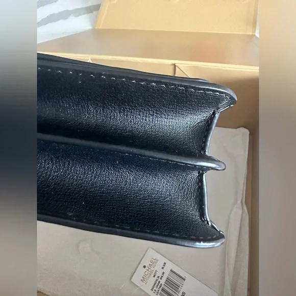 MICHAEL KORS Large Mott Leather Shoulder Bag - Picture 5 of 16